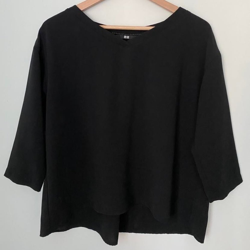 Uniqlo Black V-neck Blouse